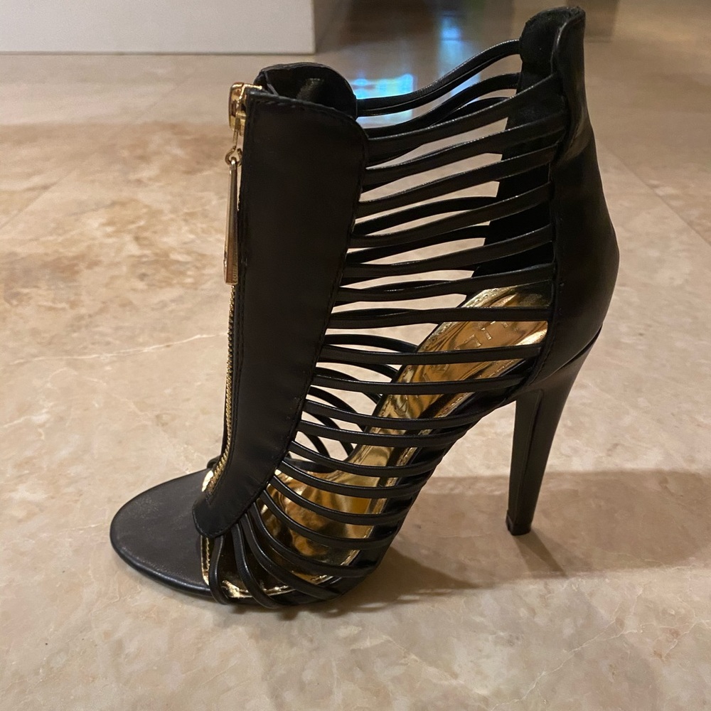 Black heels NEW